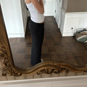 Låg midjade kostymbyxor  - Säljer dessa super sköna och snygga kostymbyxor som passar till allt😇😇