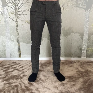 Chinos - Helt nya bara testad säljer då dem tyvärr är för små. Perfekta för en farsdags present eller bara en vanlig dag.😘🥰 köpta för 499! 