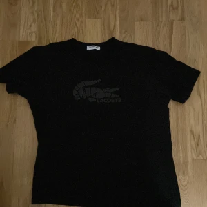 Lacoste tröja  - Helt oanvänd, skön tröja. 