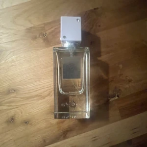 Lattafa ana abien - Nästan full