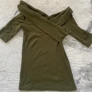 Tröja  - Använd få gånger 