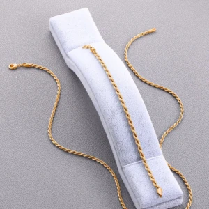 Armband, halsband  - Helt nya 