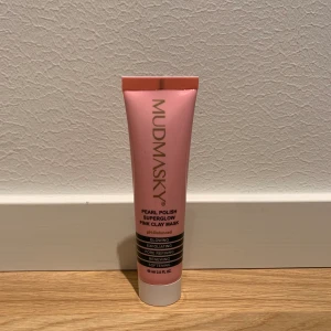 Ansiktsmask - Rosa lermask endast testad 1 gång.