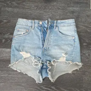 jätte gulliga zara shorts i ljusblå!!💗💗