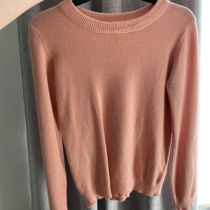Rosa stickad tröja 100kr - Passar M/S/Xs! Skriv för fler bilder😊❣️