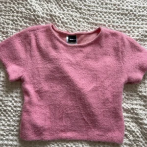 Tröja - Rosa tröja med öppen rygg från ginatricot🤩💗