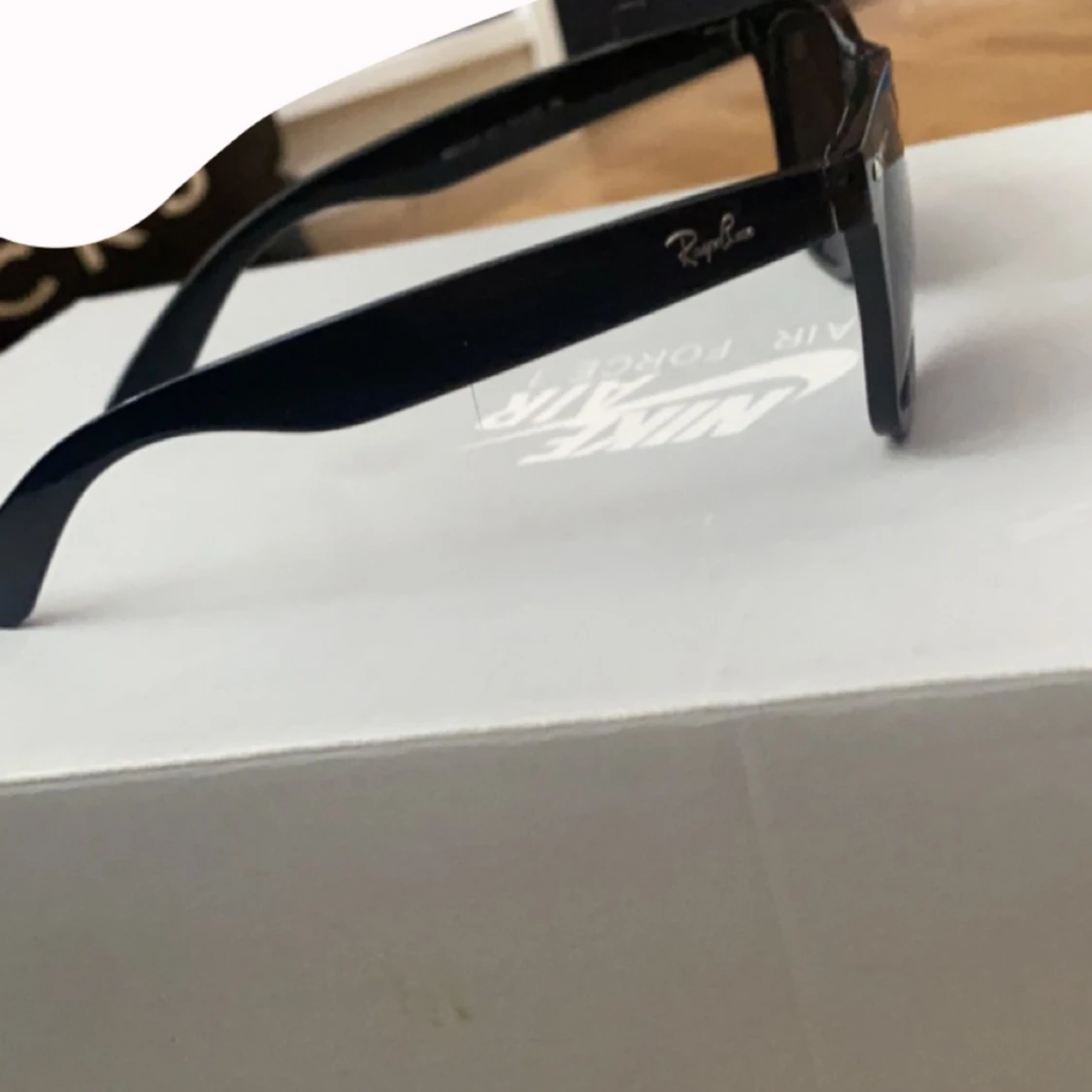 Raybans - 90
