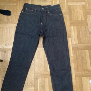 Evisu jeans - Storlek 32 x 34  Pris kan diskuteras  Fått som julklapp i vintras och vill få bort de. 