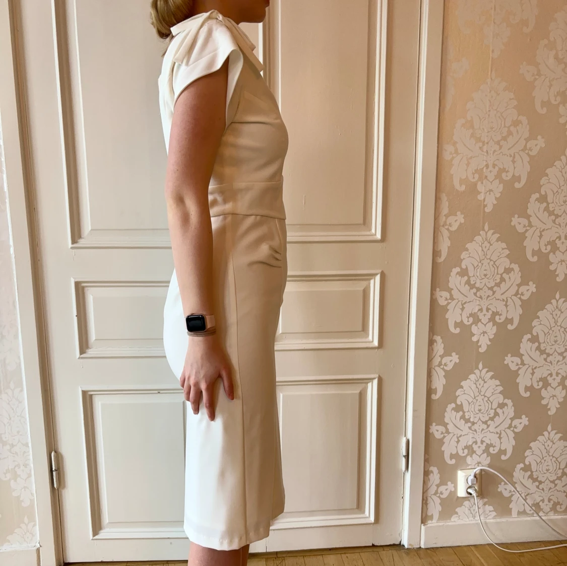 Vit klänning med rosetter, Stop Staring! - 90