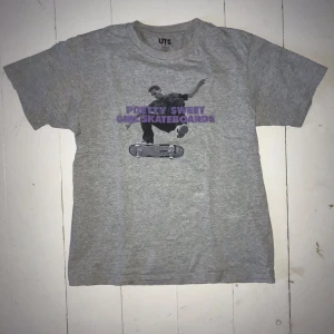 Sweet skate type tröja - ❗Fet skate tröja som liknar sweet skate märket❗väldigt coolt tryck❗9/10❗ inga hål eller fläckar på ❗S men passar mer som M ❗