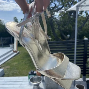 Klackar  - Klackar perfekt till balen, användbar en gång, 6 cm klack