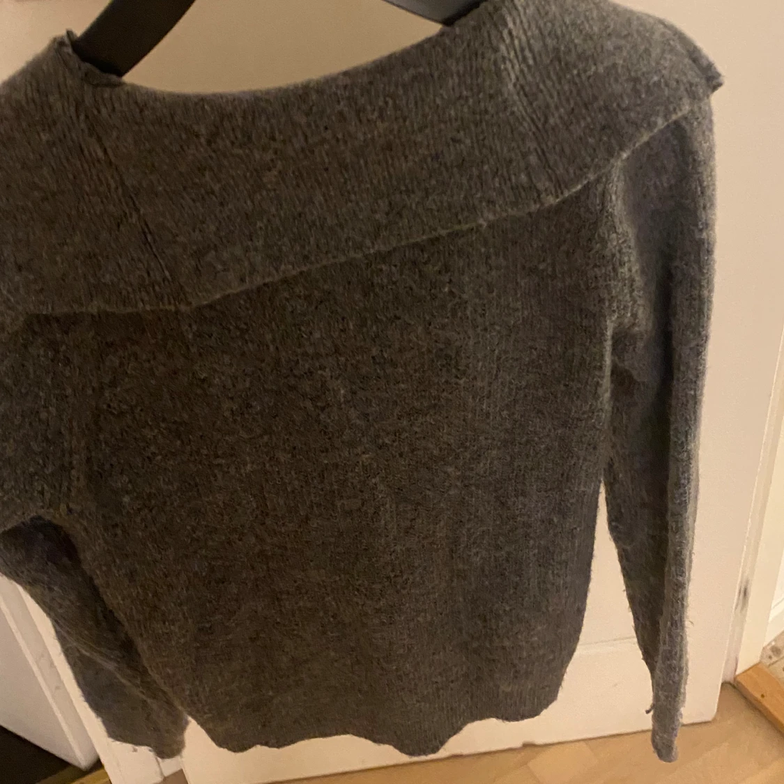 Grå tröja med kort dragkedja - 90