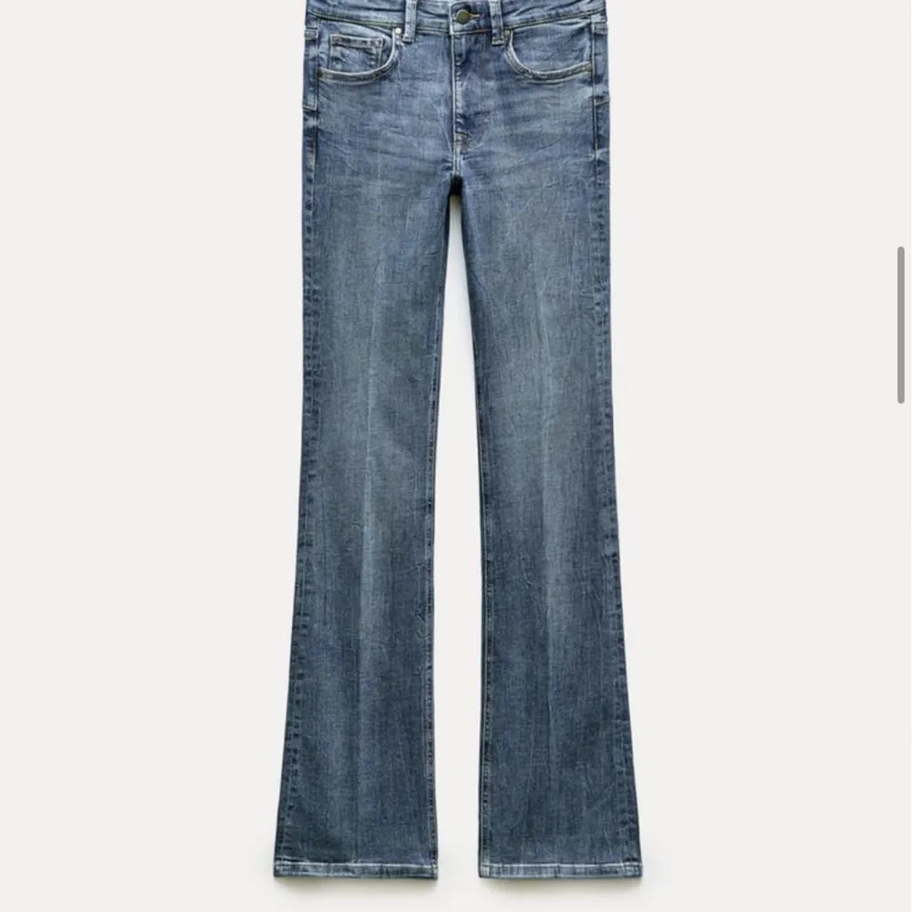 Jättesnygga jeans men en superfin blå färg kom privat för egna och fler bilder!❤️. Jeans & Byxor.