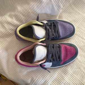 Jordan 1 mix mix limited edition  - Storlek 39 skick 9/10 har använt en gång pris kan diskuteras 