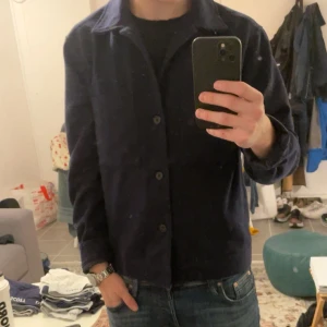 Riley Overshirt - Säljer nu min riktigt feta overshirt ifrån märket Riley. Den är i väldigt bra skick då den sparsamt använts.  Nypris ligger på ca 1200 mitt pris: 499