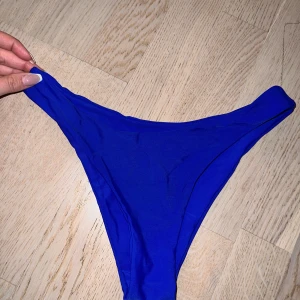 Bikini underdel - Aldrig använda, köpta från shein, marinblå, storlek S!