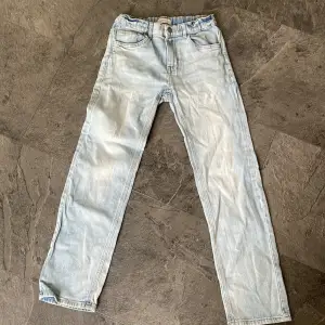 Alla jeans har blivit Andvända, 140-146 