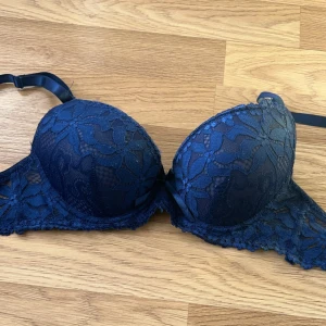 Bh - Jättefin men den är för liten för mig, den är mindre än vad storleken är! Push up