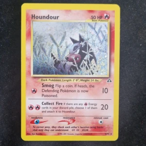 Houndour  - Rare holo 5/75  Skickas i sleeve och top holder 