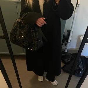 Väska glitter  - Superfin glittrig väska, använd fåtal gånger🩷