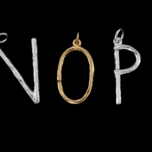 Maria Nilsdotter  - säljer min maria nilsdotter bokstav som är O i guld som bara ör använda 1 gång