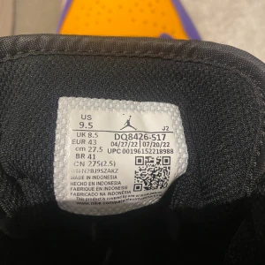 JORDAN 1 - Säljer dessa fina Jordan 1s. Skick 8/10. Box medkommer ej. Hör av er vid minsta funderingar