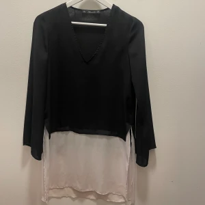 Tunika/klänning - Tunn klänning från Zara. I jättebra skick. 