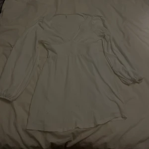 Klänning - Hade på min studentmotagning! Jötte fin bara använd en gång inga fläckar 