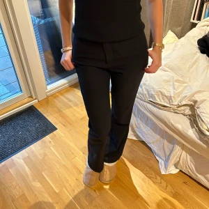 Kostymbyxor - Skriv vid intresse🩷