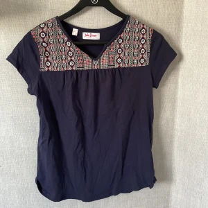 T-shirt - Bomulls t-shirt i fint skick