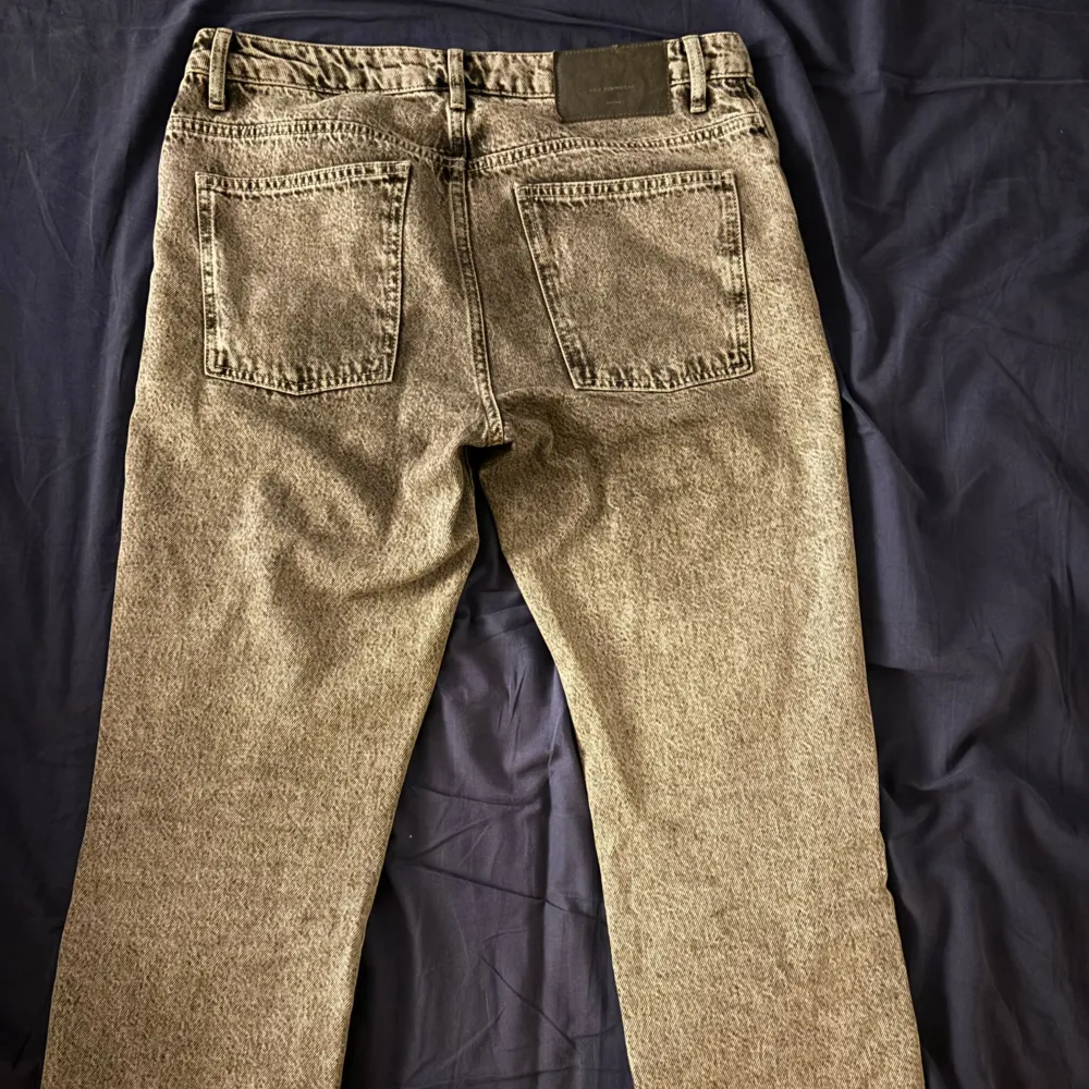Mango jeans.  De passar väldigt bra men de passar inte mig längre.  Använd endast 4 gånger.. Jeans & Byxor.