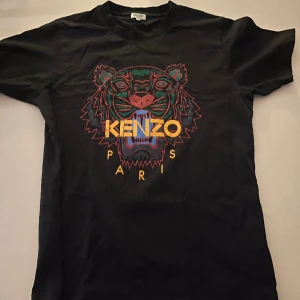 Kenzo t shirt  - Kenzo t shirt i bra skick!