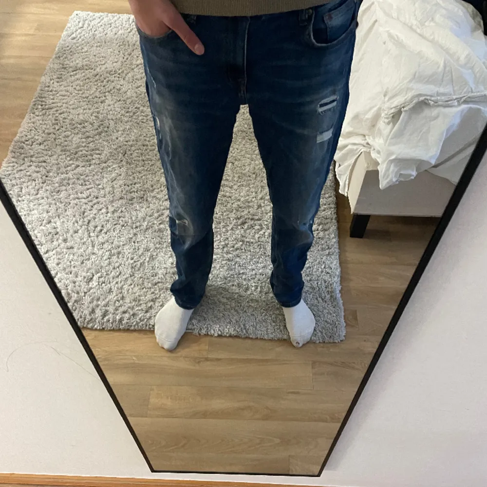 Tvär feta blåa SMOG jeans | skick-9/10 | storlek 33.. Jeans & Byxor.