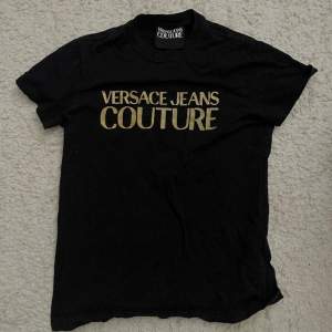Versace tshirt storlek S 