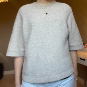 & Other stories tröja  - Jättefin tröja,  stick och inga defekter. Skriv om frågor eller annat!