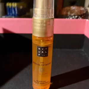 *NY* Mehr hair & body mist fr Rituals  - Ny oöppnad Ritual of Mehr sparkling hair & body mist, orange och cedarwood, 20 ml. 