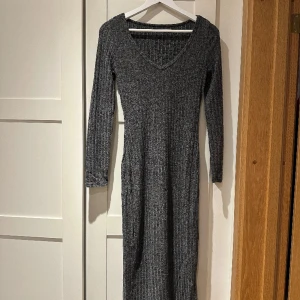 Klänning shein s 🤍 - Superfin men används inte. Nyskick!