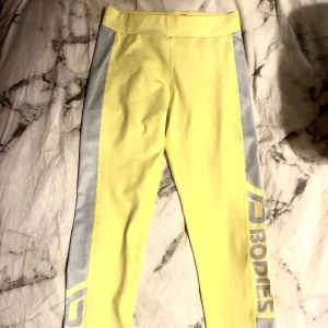 Så fina tights från Better Bodies - Leggings från Better Bodies i nyskick. Superfin färg och jättesköna. 