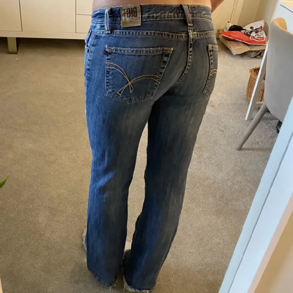 Super fina jeans som inte kommer till andvändning,skriv vid frågor💓. Jeans & Byxor.