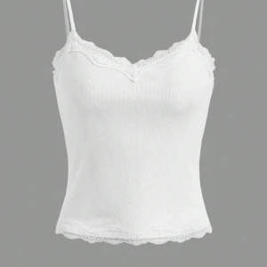 Spets linne - Fint linne som tyvärr inte kommer till användning, använt fåtal gånger. Köpt får 79 kr, köparen betalar frakt💗