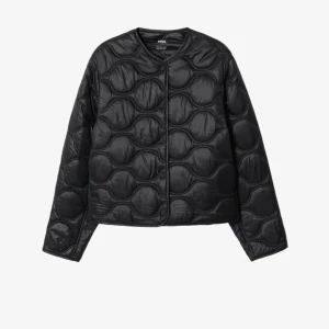 Mango jacka - Jätte fin slutsåld jacka från mango! Säljer eller byter annars gärna mot en st S!💖