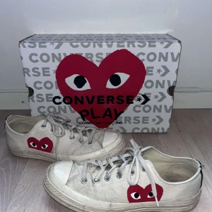 CDG Sneakers - Vi säljer dessa Cdg sneakers då dem inte längre används och kan få bättre användning någon annanstans, bara att kontakta vid frågor 🤝