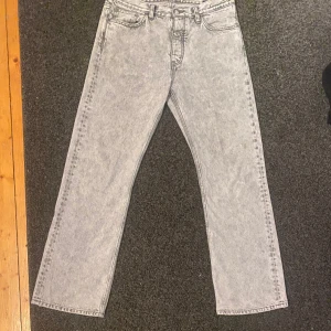 Hope rush Jeans  - Säljer mina Hope rush jeans Grey Stone Stl 33  Jag är 188 och sitter bra  Köpta från hopes egen sida för 1600