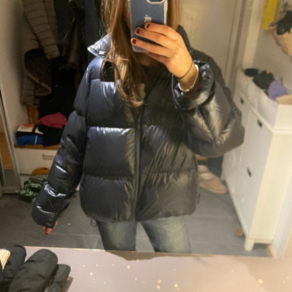 Snyggaste marinblå glansiga pufferjackan! - 90