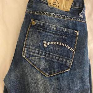 Säljer mina lågmidjade G-star jeans i storlek W25 och L32-34 Skriv för fler bilder eller vid frågor! Köparen står för frakt❤️