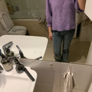 Stickad tröja  - Säljer du en supersöt stickad tröja med lite kortare ärmar💗 Inga defekter, original priset är 900kr💗💗