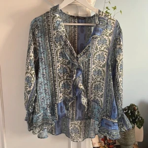 Mönstrad blus - Aldrig använd men saknar prislapp💕
