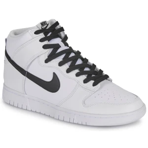 Nike dunk high (GS) - Säljer mina dunks då jag har växt ur dem och de kommer inte till användning längre. Använd ett fåtal gånger därav kommer de i bra skick🤗tvättas innan såklart! köparen står för frakt och pris kan diskuteras!🤝🏽