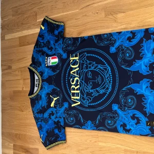 Italien Tröja - Helt ny och oanvänd Italien fotbollströja.