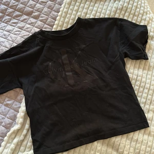 Calvin Klein jeans T-shirt - T-shirt, superfint skick. Använd fåtal ggr